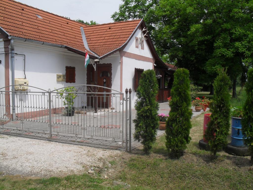 Villa Jakuzzis,Szaunas,Kerkavendeghaz-Orseg-Csesztreg-Kerkaujfalu Exterior foto